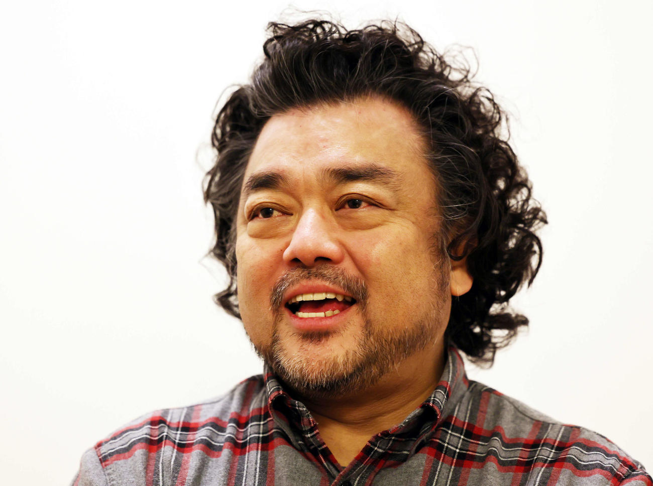 おやじダンサーズとのユニット結成25周年を迎えたパパイヤ鈴木（撮影・野上伸悟）