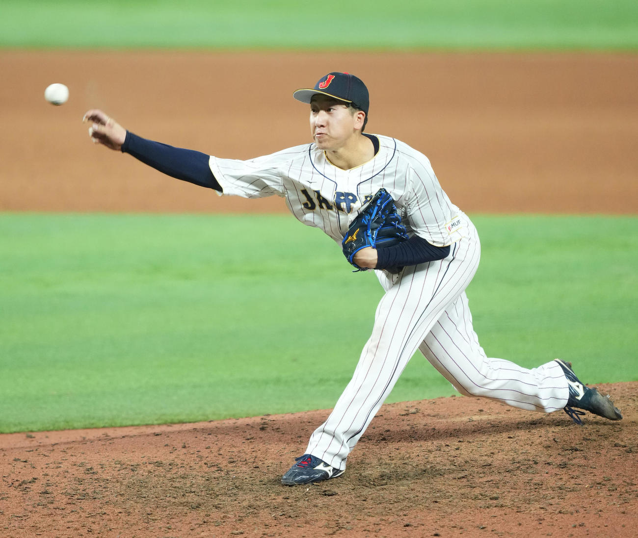 日本対メキシコ　日本4番手で登板した大勢（撮影・菅敏）