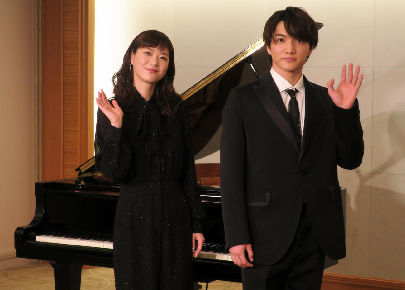 ミュージカル「のだめカンタービレ」取材会に出席した上野樹里（左）と三浦宏規