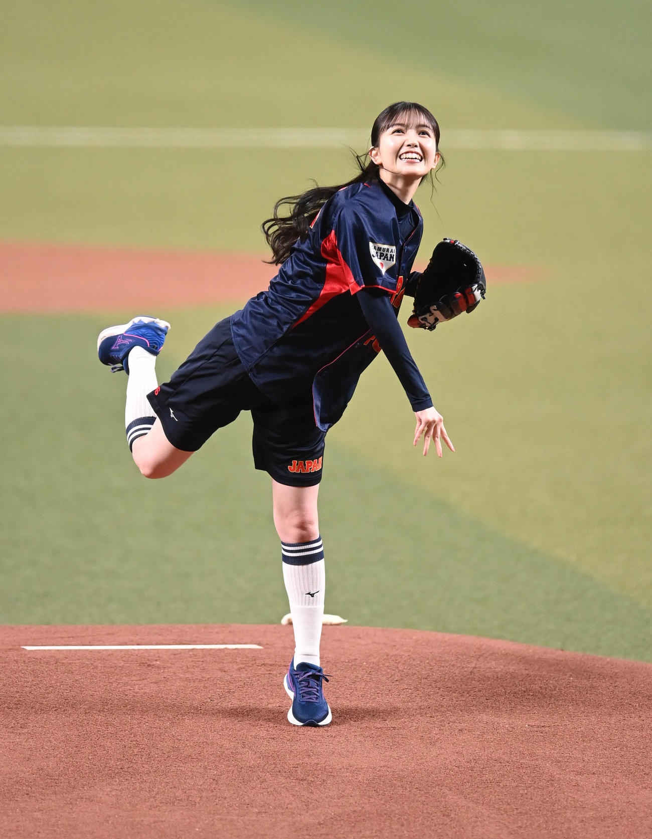 中日対侍ジャパン　試合前、始球式を務める乃木坂46の久保史緒里（2023年3月撮影）