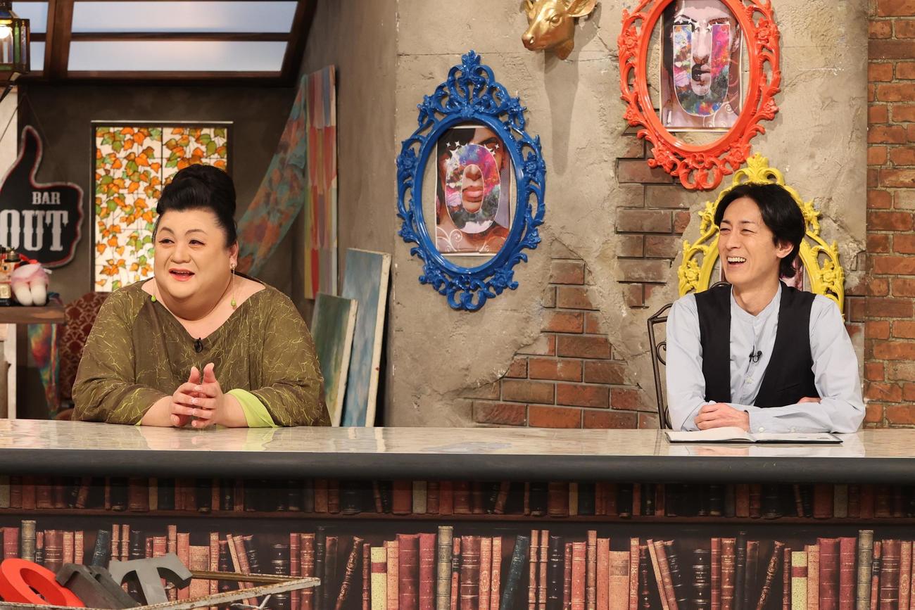 「アウト×デラックス2023　マスクとアウトは個人の判断に任せまSP」に出演するマツコ・デラックス（左）と矢部浩之（C）フジテレビ