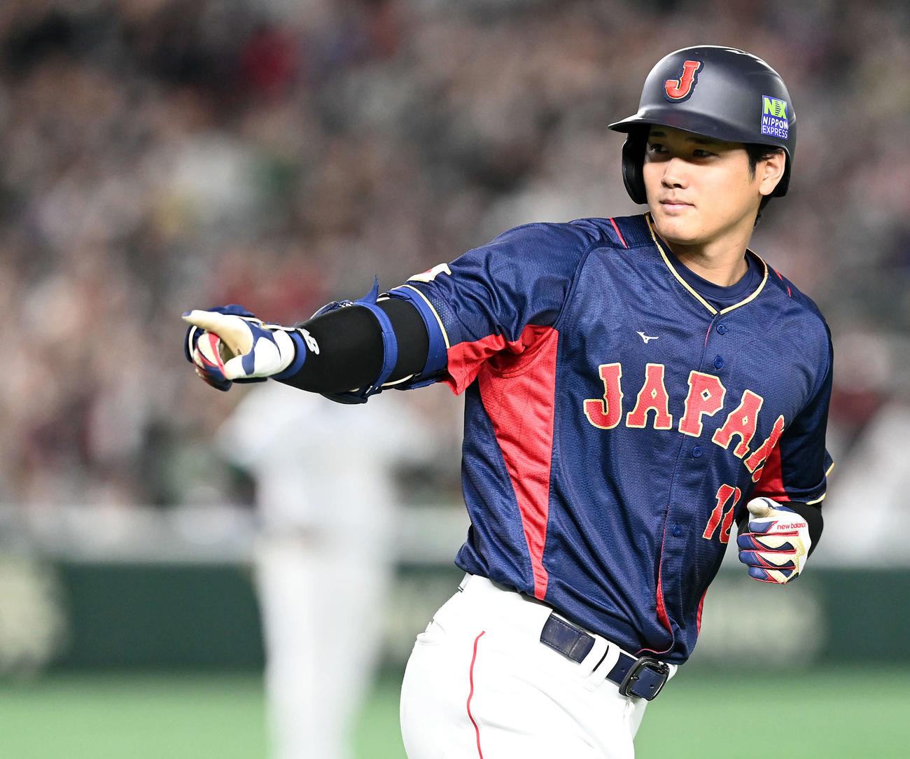 WBC日本対オーストラリア　1回表日本無死一、二塁、右中間に3点本塁打を放ちポーズを決める大谷（2023年3月12日撮影）