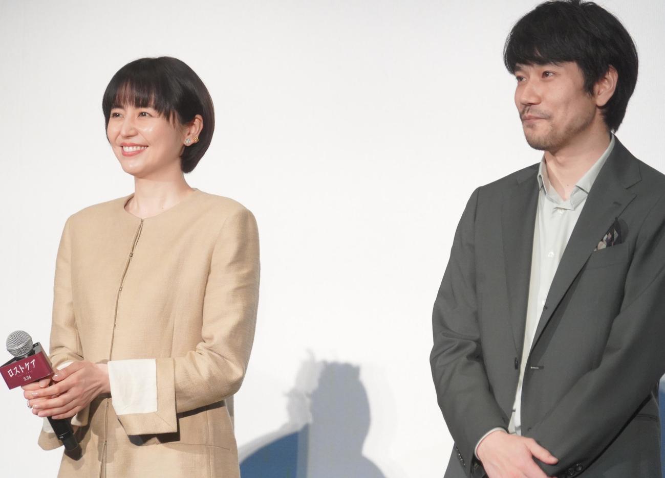 映画「ロストケア」公開前夜舞台あいさつに出席した長澤まさみと松山ケンイチ（撮影・佐藤成）