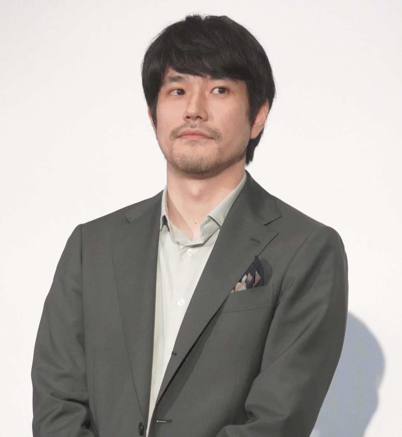 映画「ロストケア」公開前夜舞台あいさつに出席した松山ケンイチ（撮影・佐藤成）