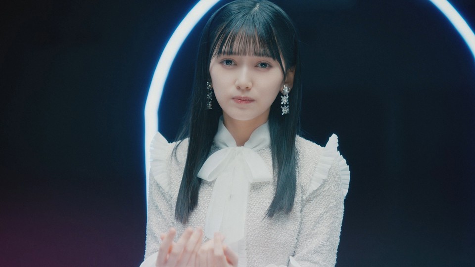 乃木坂46の32枚目シングル「人は夢を二度見る」収録の5期生楽曲「心にもないこと」でセンターを務める池田瑛紗