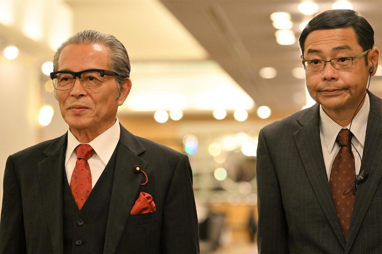 「罠の戦争」に出演する本田博太郎（左）と田口浩正（C）カンテレ
