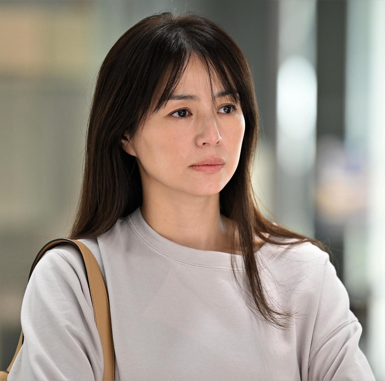 「罠の戦争」に出演する井川遥（C）カンテレ