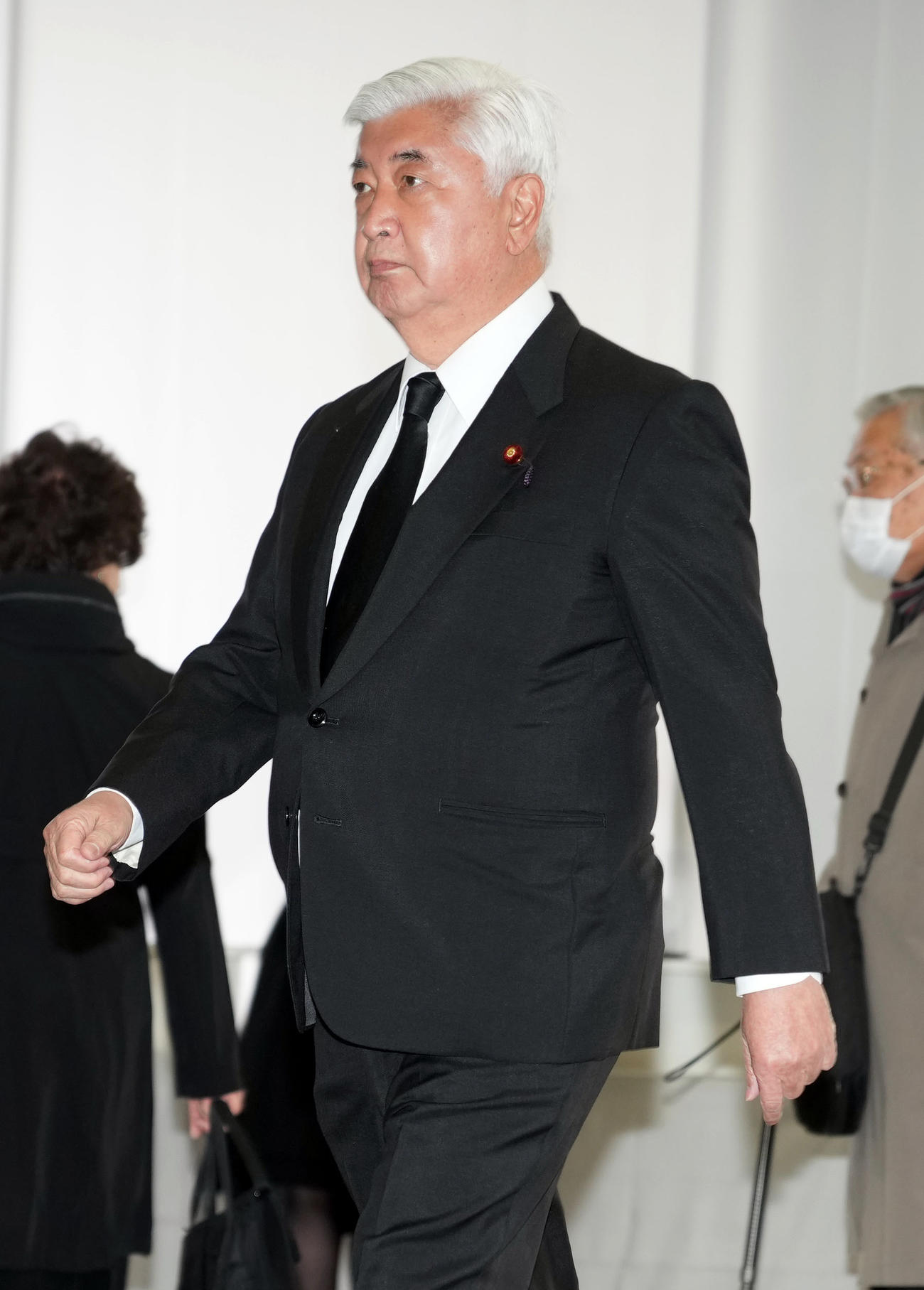 扇千景さんの告別式に参列する中谷元衆議院議員（撮影・狩俣裕三）