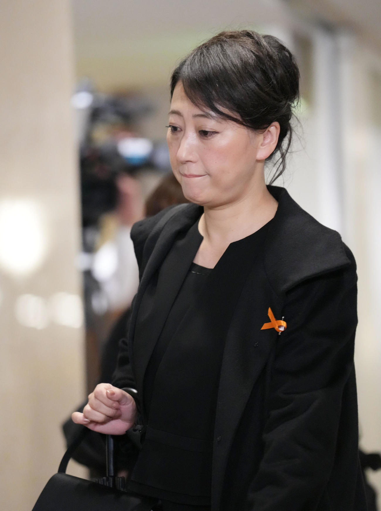 渡辺徹さんのお別れの会に参列する友近（撮影・狩俣裕三）