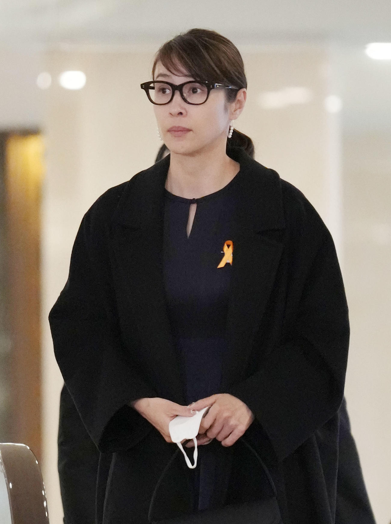 渡辺徹さんのお別れの会に参列する水野美紀（撮影・狩俣裕三）