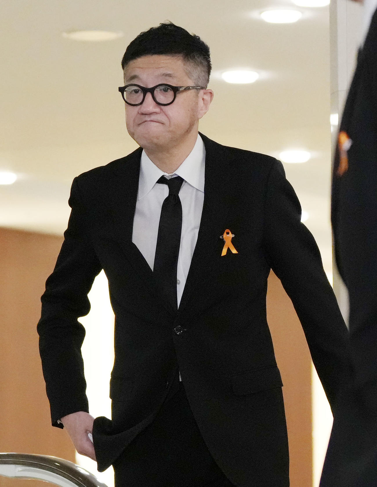 渡辺徹さんのお別れの会に参列するポカスカジャン大久保ノブオ（撮影・狩俣裕三）