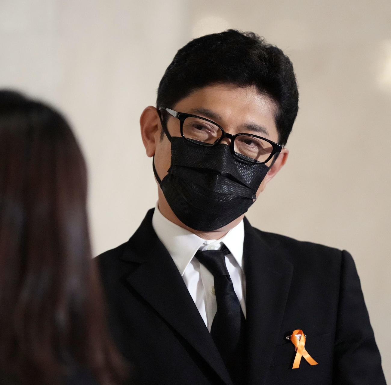 渡辺徹さんのお別れの会を終え、思い出を語る薬丸裕英（撮影・狩俣裕三）