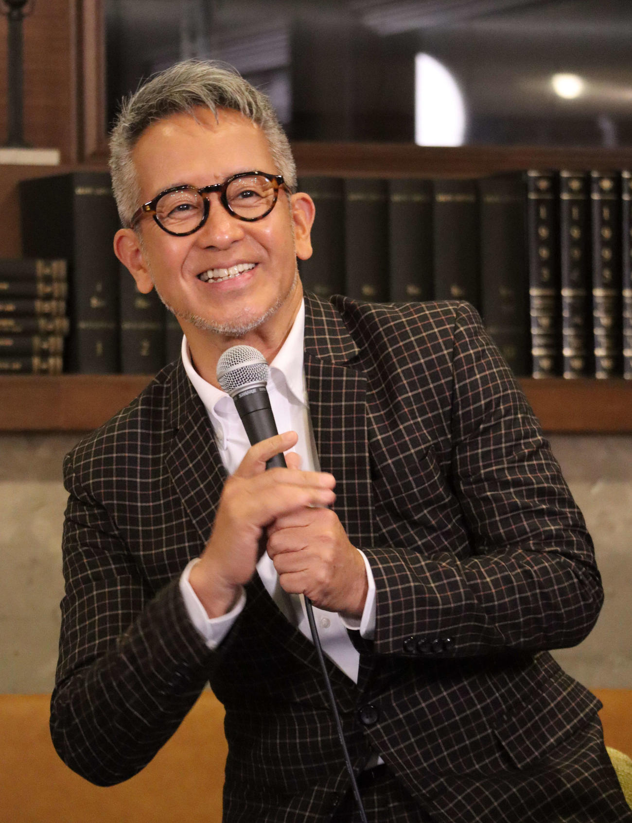 「上島珈琲店」ブランド新製品発表会に出席した宮本亞門氏