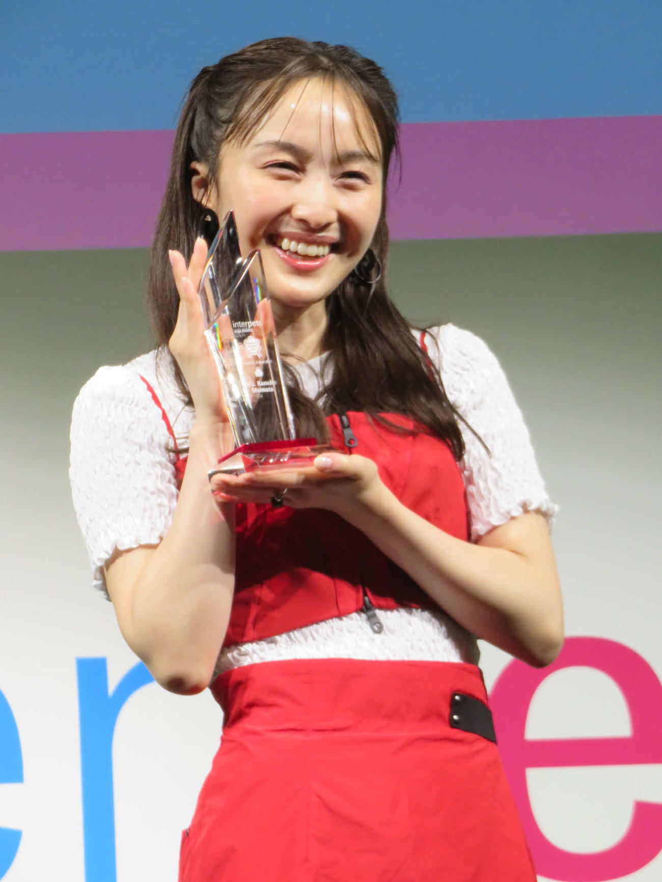 「インターペットアワード」を受賞したももいろクローバーZ百田夏菜子