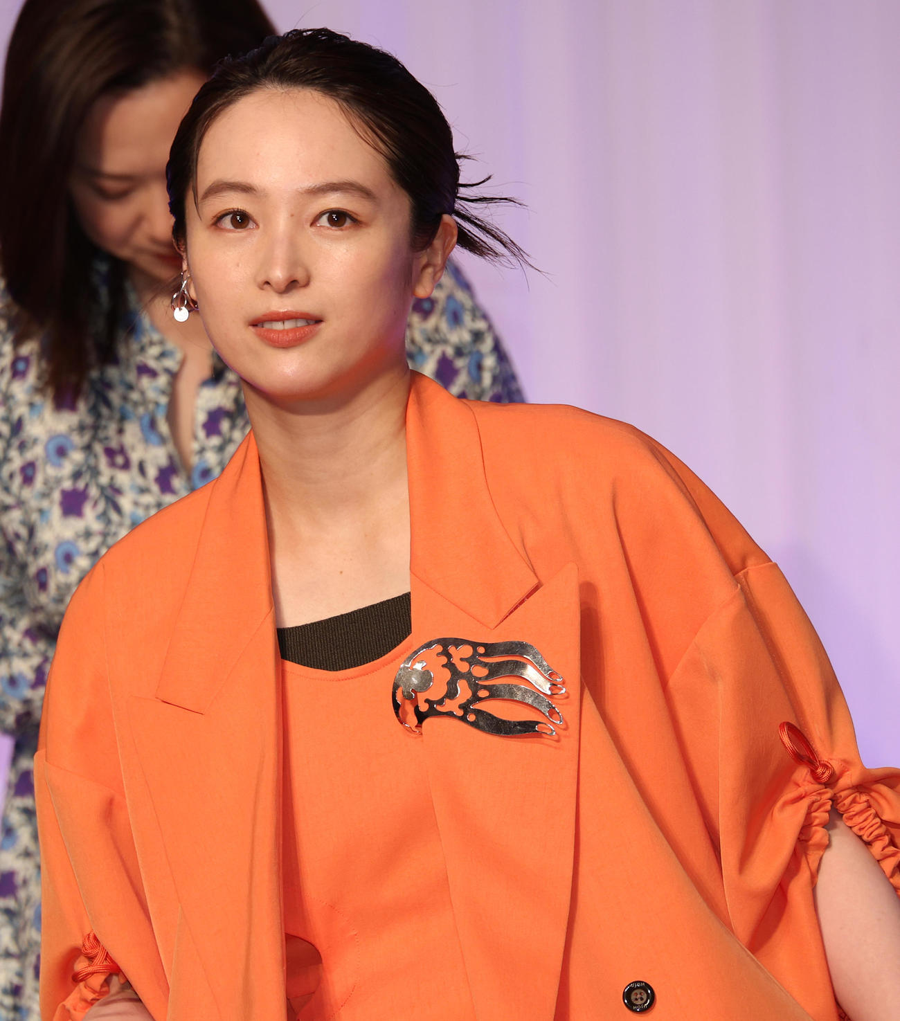 ドラマ「日曜の夜ぐらいは．．．」制作発表会見を行う清野菜名（撮影・中島郁夫）