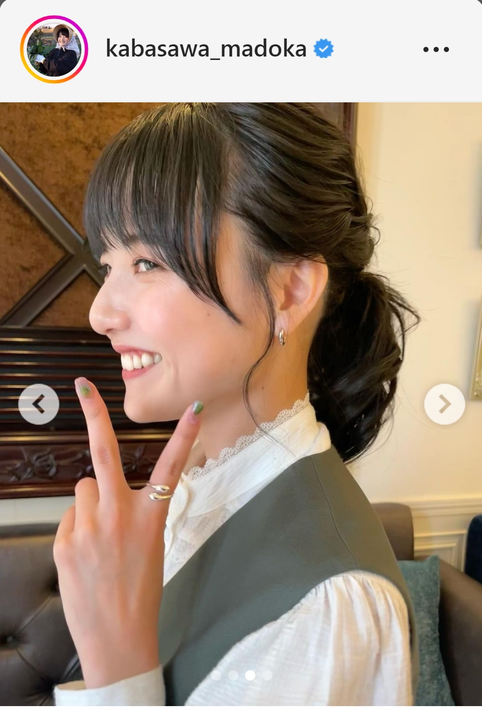 吉本興業樺澤まどかマネジャー 低めポニーテール披露「かっこいい服装が一番テンション上がる」 - 芸能写真ニュース : 日刊スポーツ
