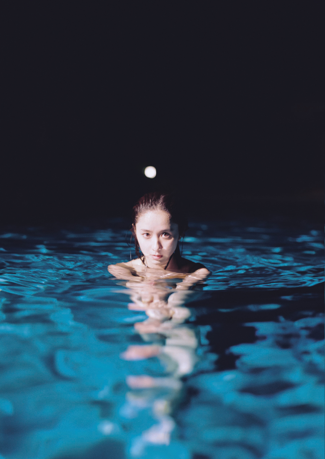 堀田真由写真集カット（C）堀田真由ファースト写真集「MY」／集英社撮影／松岡一哲