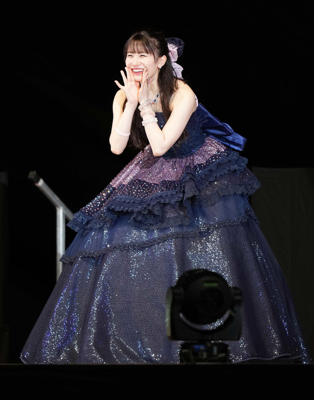 卒業するつばきファクトリーの浅倉樹々は「ありがとうございました」と叫ぶ（撮影・鈴木みどり）