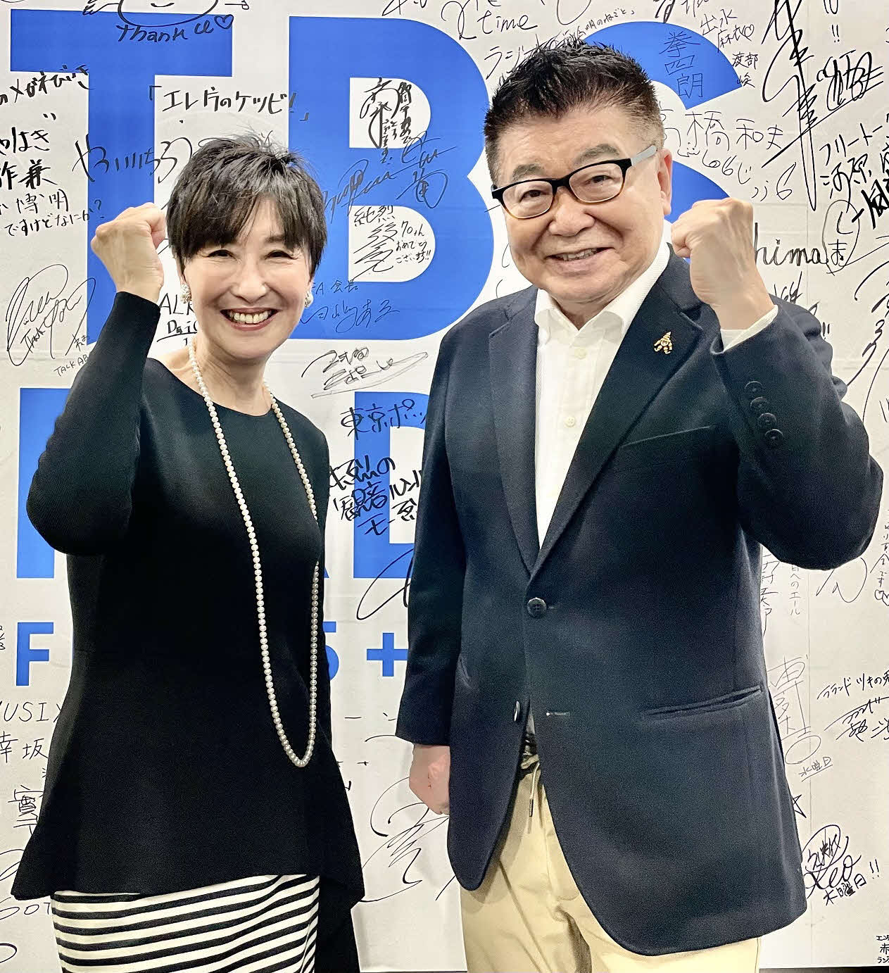 吉川美代子（左）と生島ヒロシ
