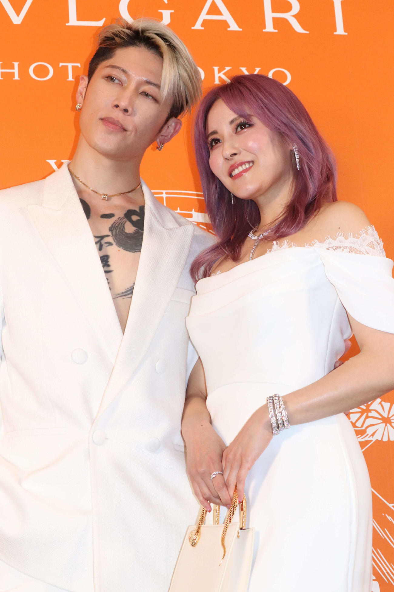 「ブルガリホテル東京」オープニングパーティーに登壇したMIYAVI（左）と妻のmelody（撮影・加藤理沙）