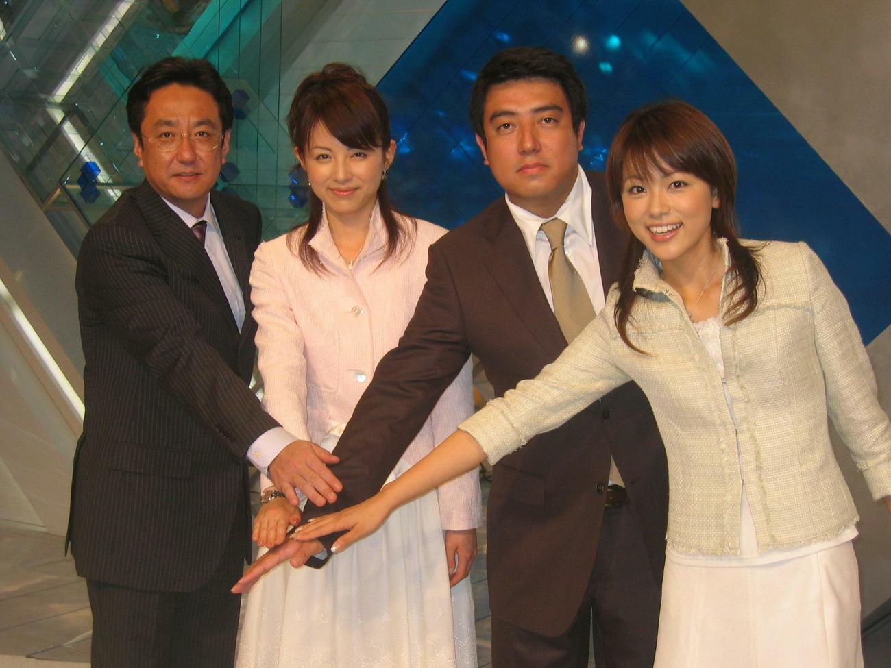 フジテレビ「すぽると！」会見　キャスターの左から三宅正治アナウンサー、平井理央アナウンサー、佐野瑞樹アナウンサー、本田朋子アナウンサー（2006年9月撮影）