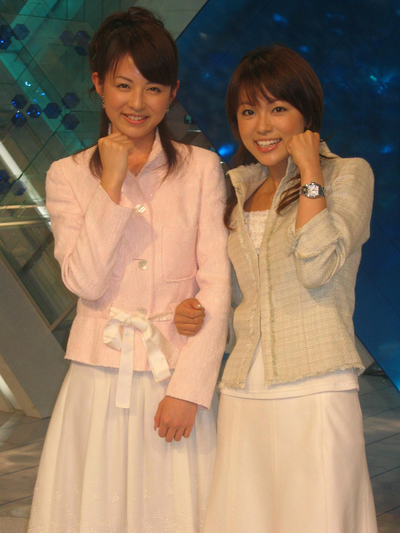 フジテレビ「すぽると！」会見　キャスターの平井理央アナウンサー（左）と新メンバーとなる本田朋子アナウンサー（2006年9月撮影）
