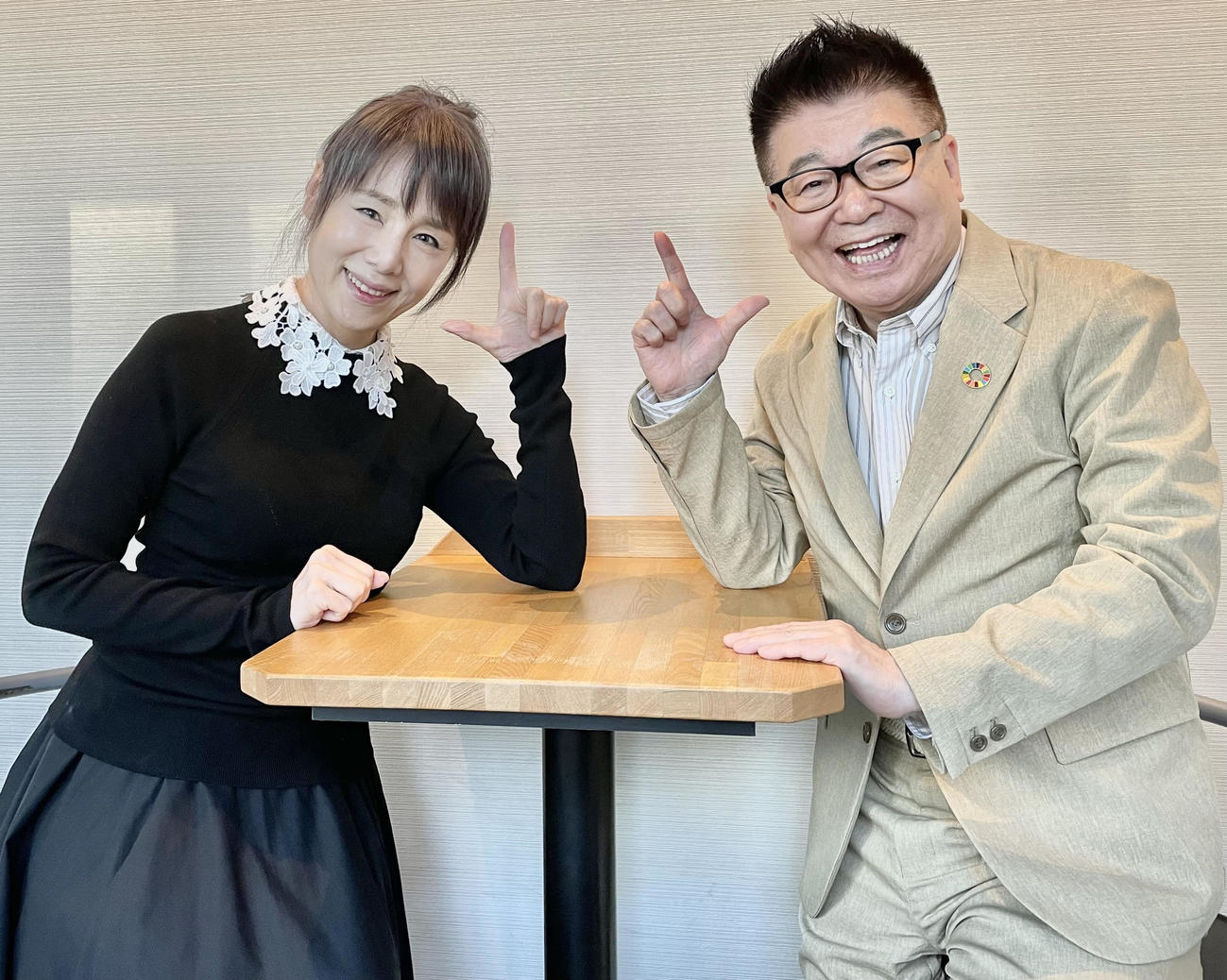 未唯mie（左）と生島ヒロシ