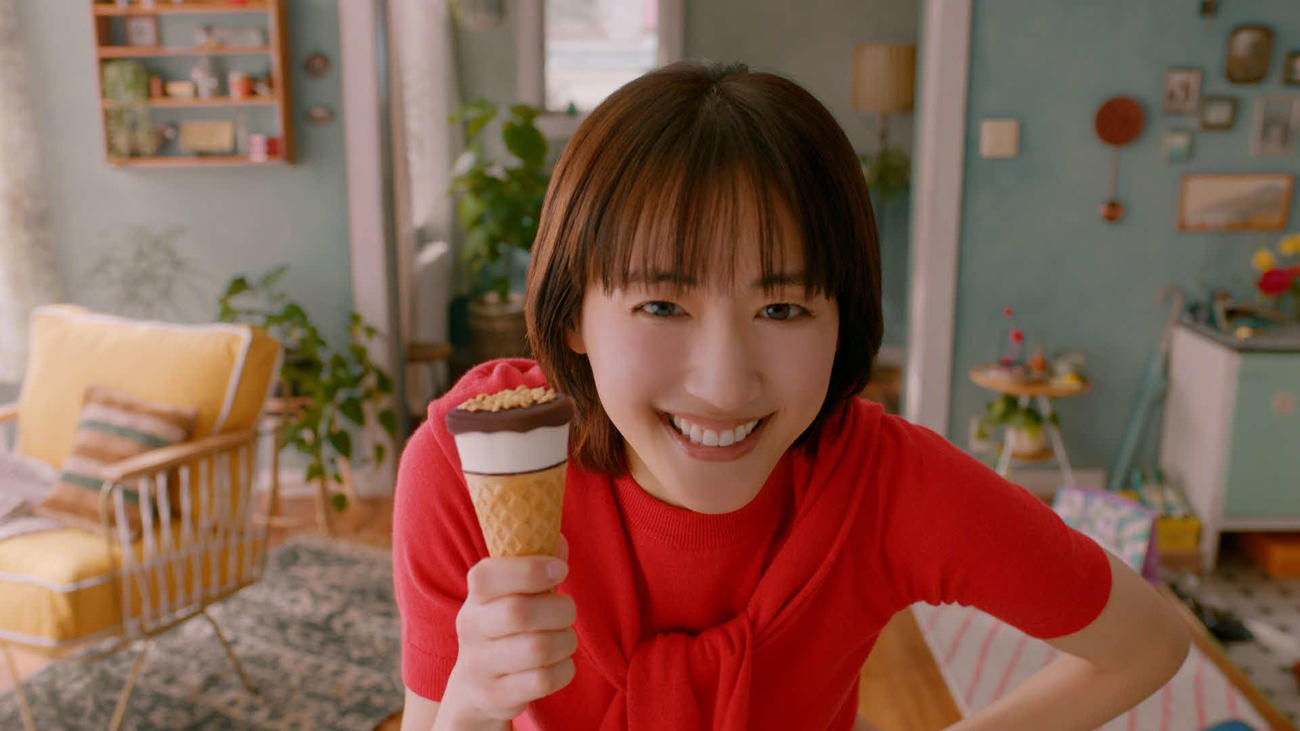 綾瀬はるかが出演するジャイアントコーン新TVCM「しあわせが、とまらない！」篇