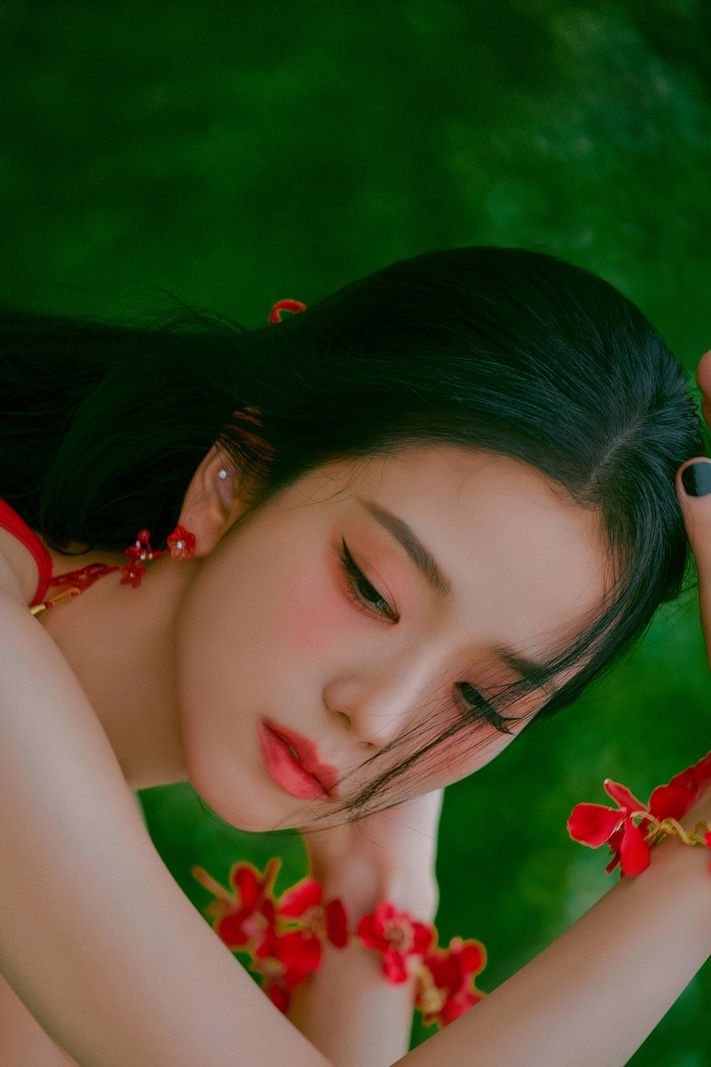 韓国女性ソロアーティストとして初めて初動でミリオンセラーを記録した、BLACKPINKのJISOO