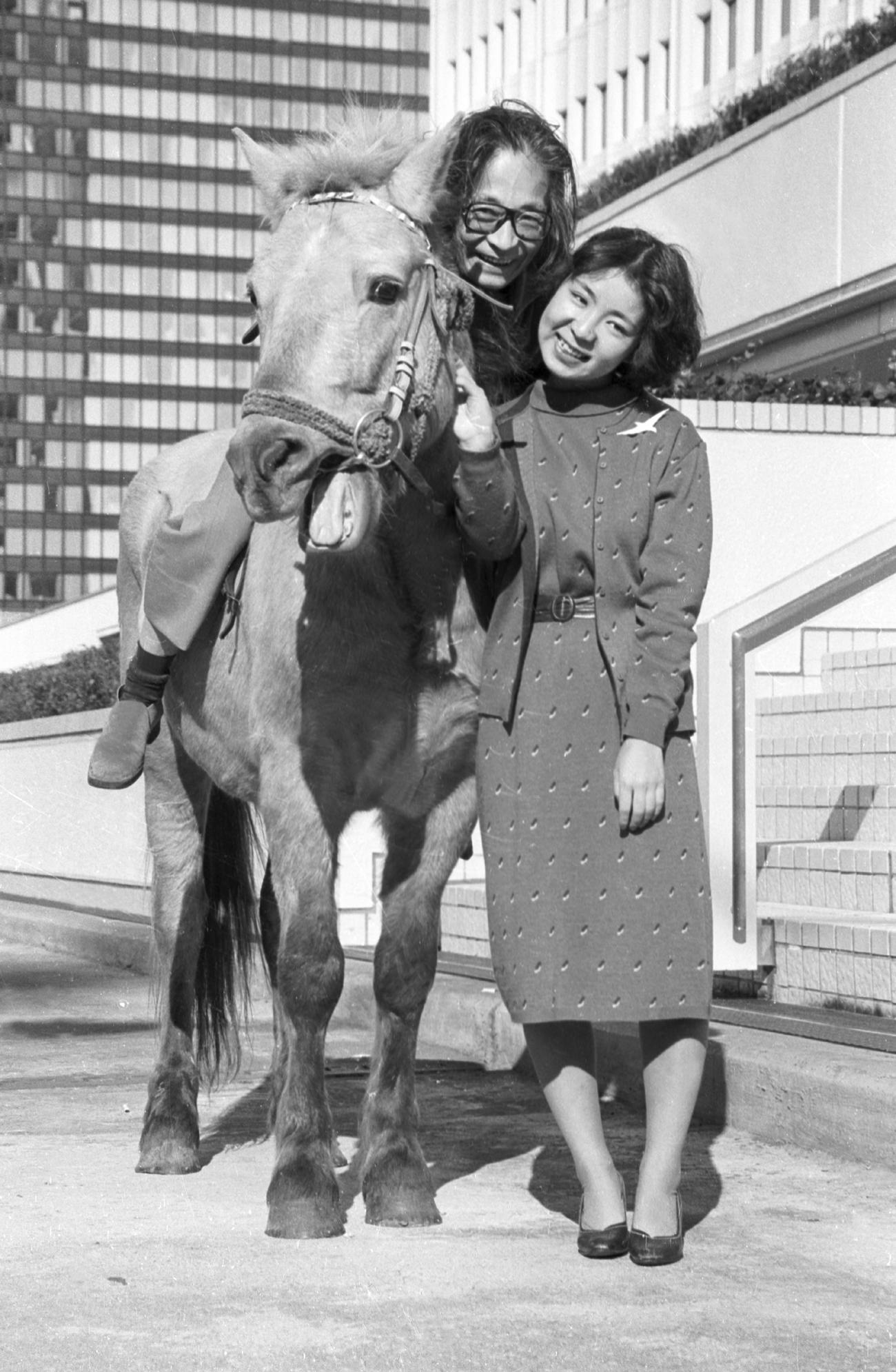 畑正憲さんと長女の明日美さん（1980年12月撮影）