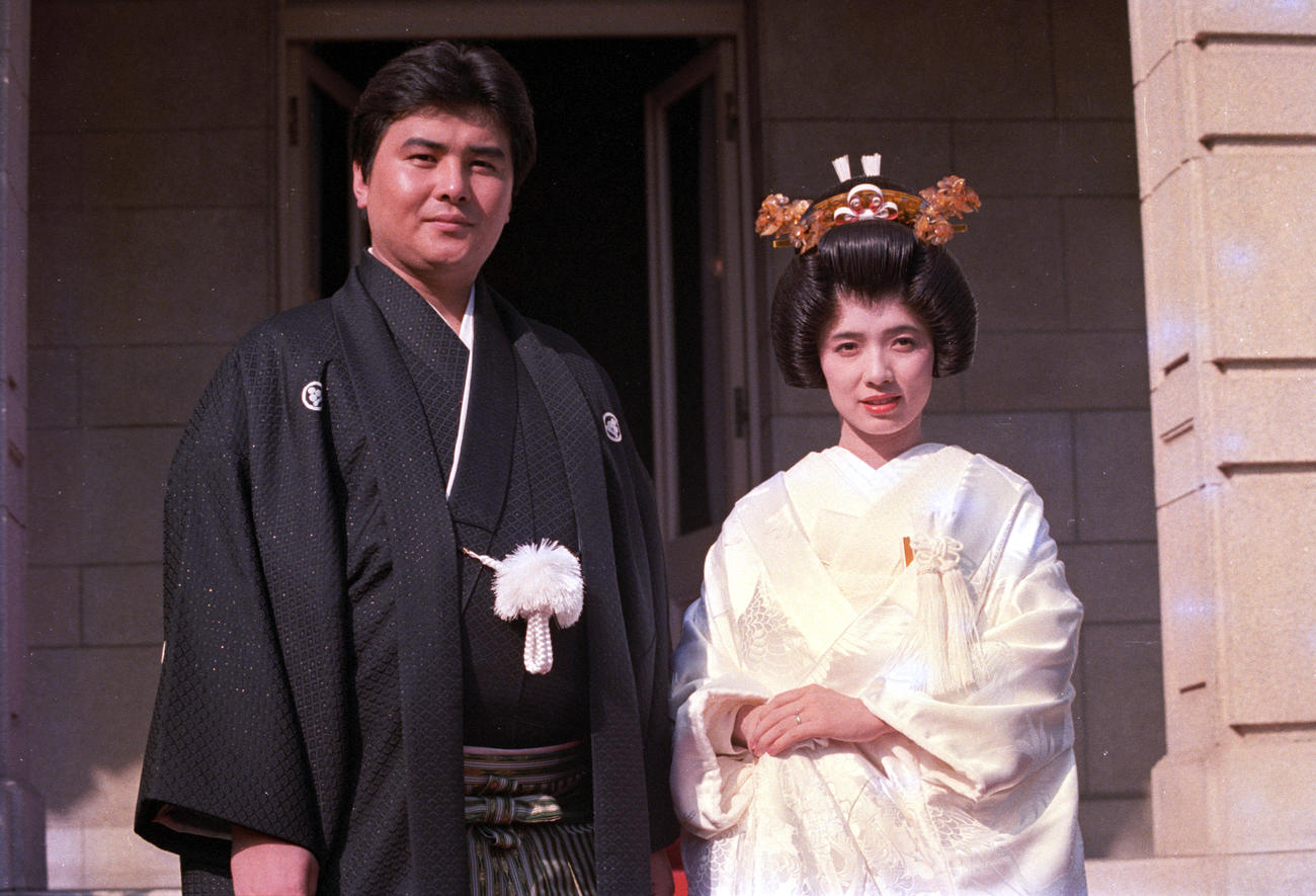 結婚披露宴での渡辺徹さんと榊原郁恵（1987年10月撮影）