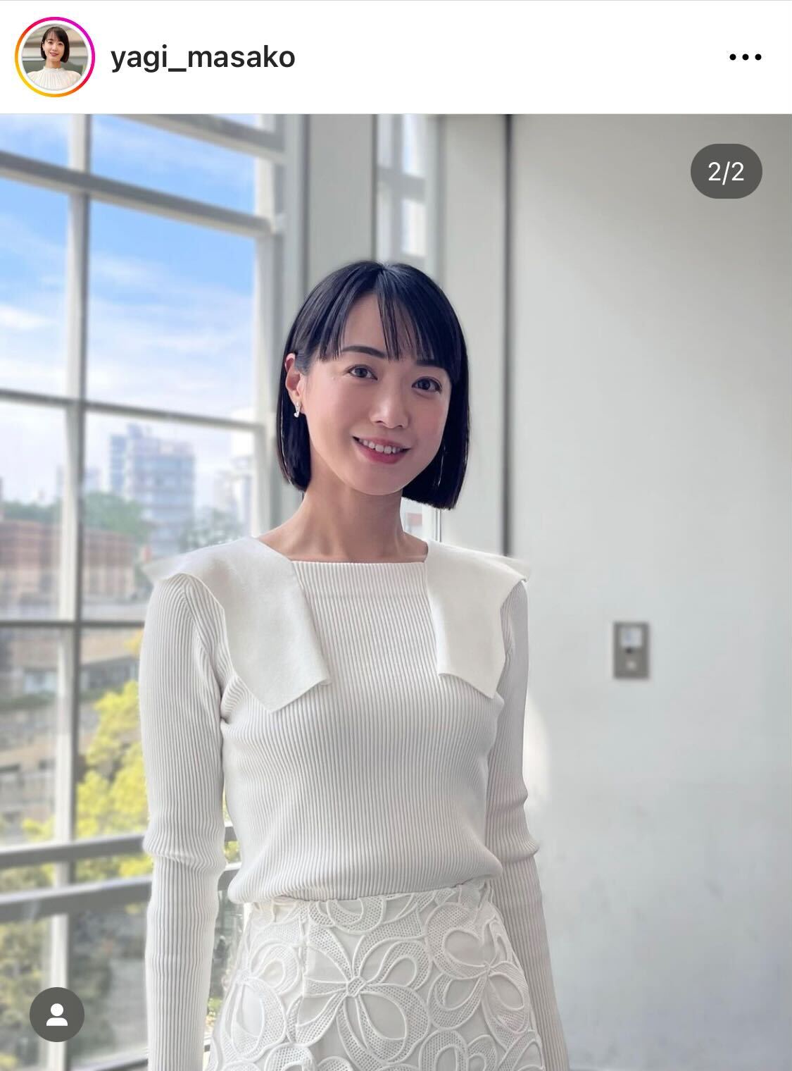 テレビ朝日の八木麻紗子アナは白のワントーンの衣装（八木麻紗子アナのインスタグラムから）