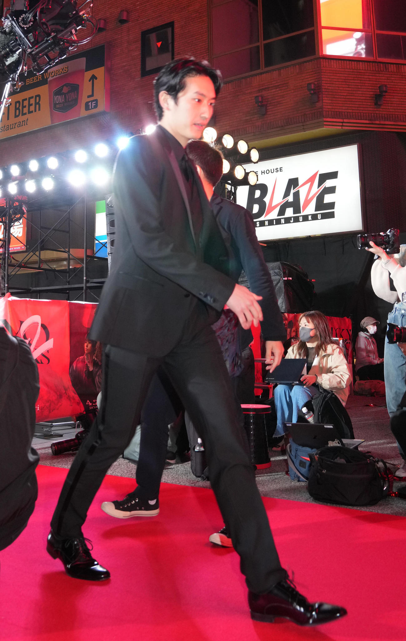 映画「東京リベンジャーズ2　血のハロウィン編－運命－」のレッドカーペットイベントで登壇する杉野遙亮（撮影・狩俣裕三）