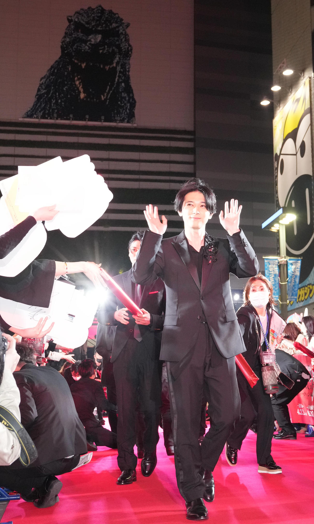 映画「東京リベンジャーズ2　血のハロウィン編－運命－」のレッドカーペットイベントで登壇する吉沢亮（撮影・狩俣裕三）