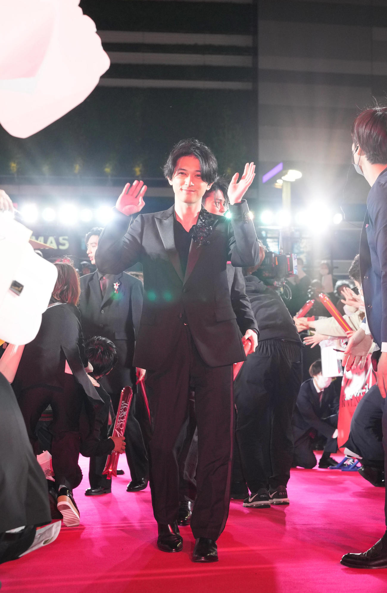 映画「東京リベンジャーズ2　血のハロウィン編－運命－」のレッドカーペットイベントで登壇する吉沢亮（撮影・狩俣裕三）