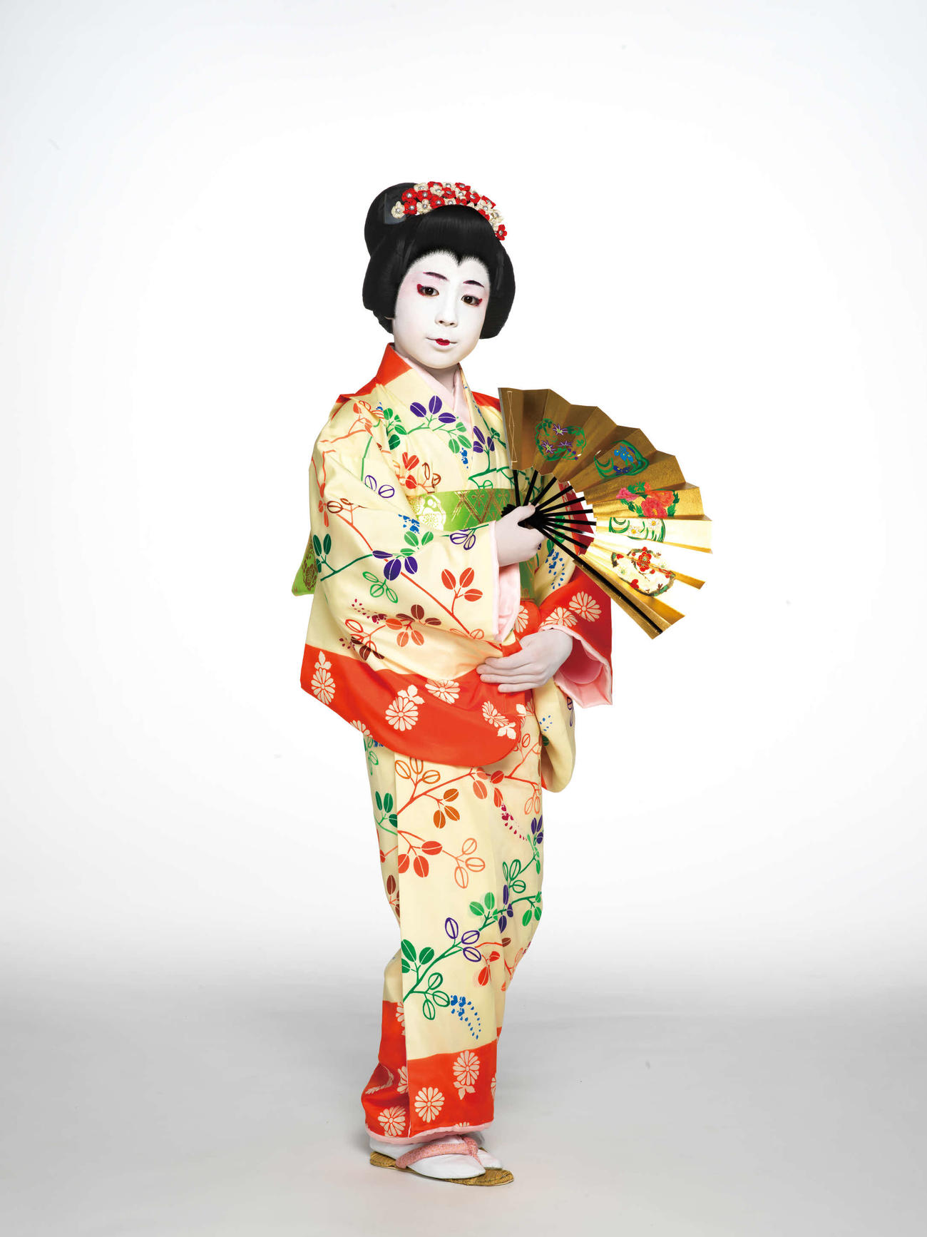 「音菊眞秀若武者」で女童を演じる初代尾上眞秀（土井浩一郎氏撮影）