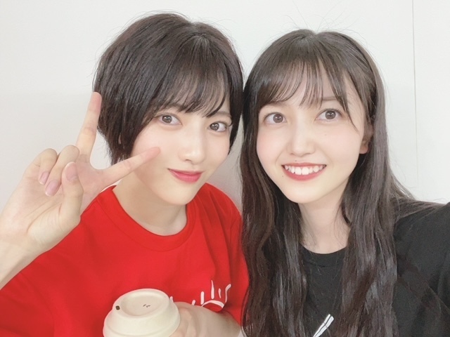 乃木坂46久保史緒里（右）と林瑠奈。久保史緒里公式ブログより