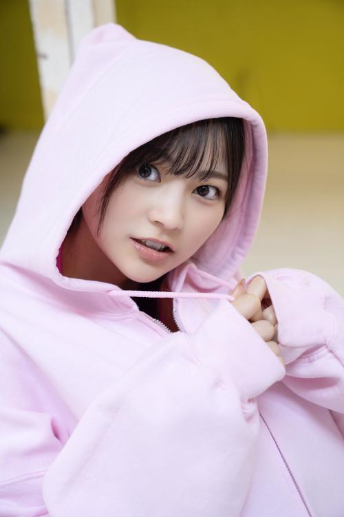 「週刊少年チャンピオン」で初の表紙グラビアを飾っている#ババババンビの宇咲(C)小池伸一郎/秋田書店