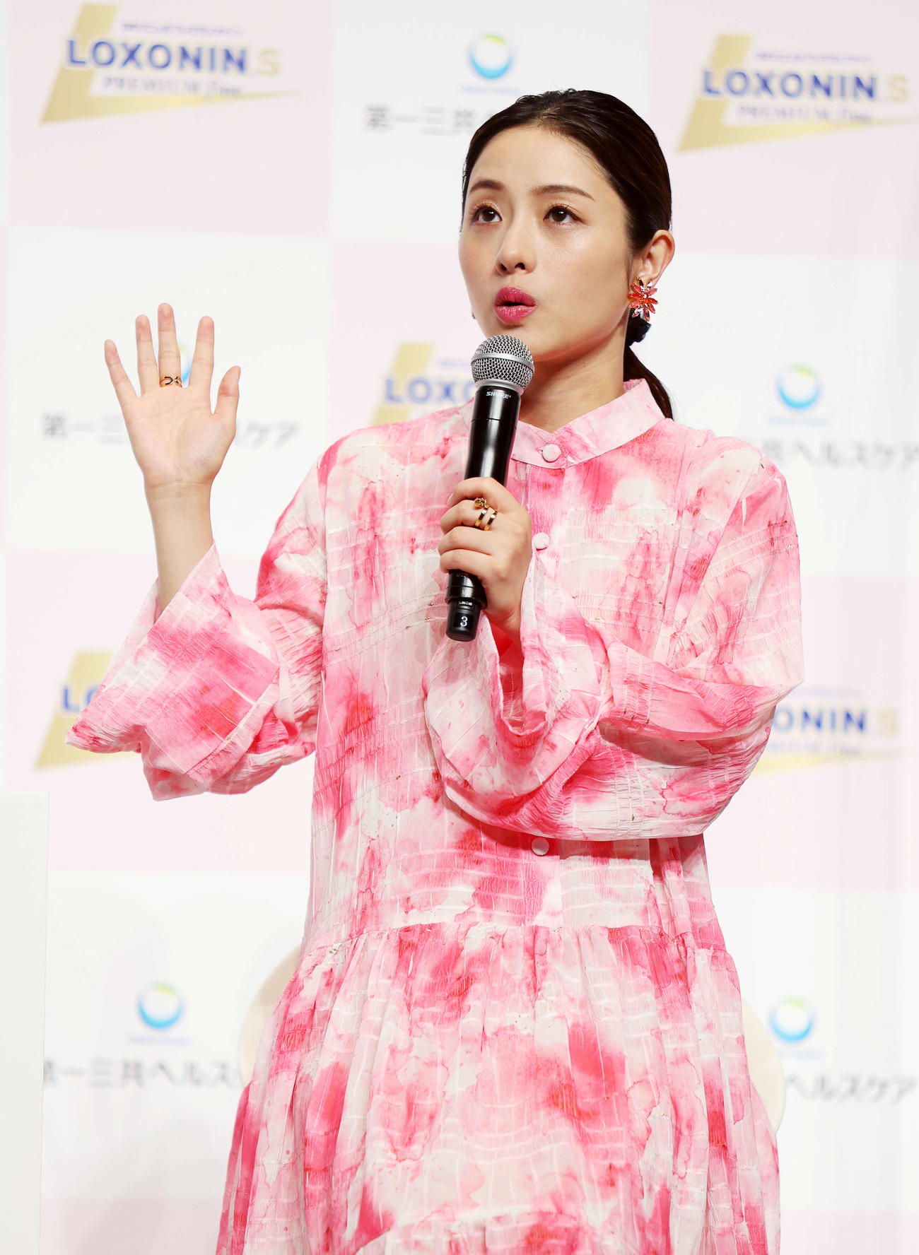 新CM発表会に登壇した石原さとみ（撮影・鈴木正人）