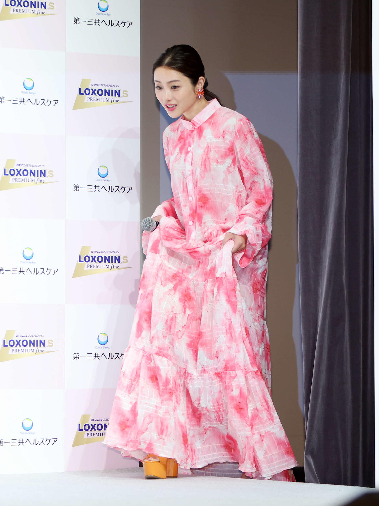 新CM発表会に登壇する石原さとみ（撮影・鈴木正人）