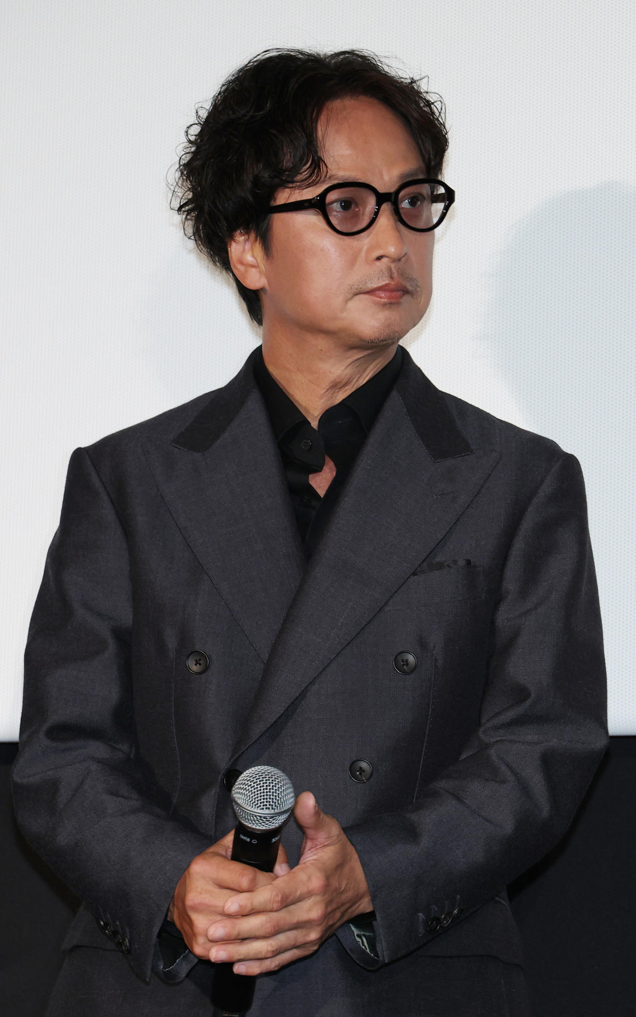 映画「藤枝梅安2」舞台あいさつを行う椎名桔平（撮影・中島郁夫）
