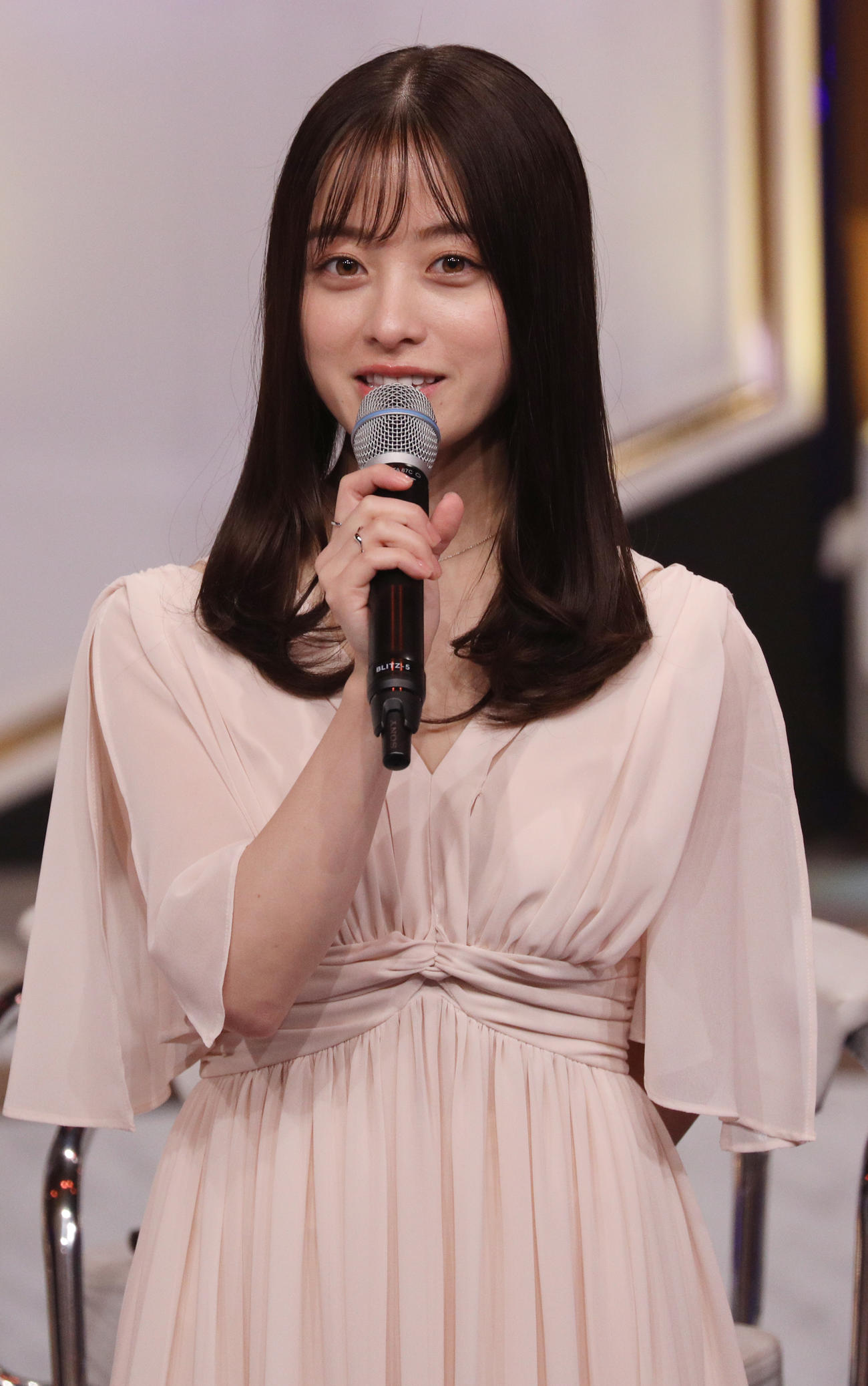 新作ドラマの合同会見を行った橋本環奈（撮影・中島郁夫）
