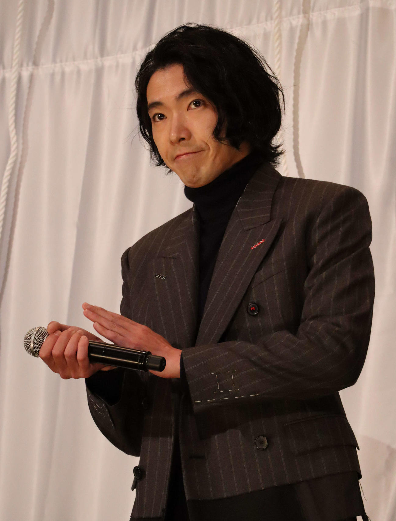 映画「シン・仮面ライダー」のヒット記念舞台あいさつに出席した柄本佑