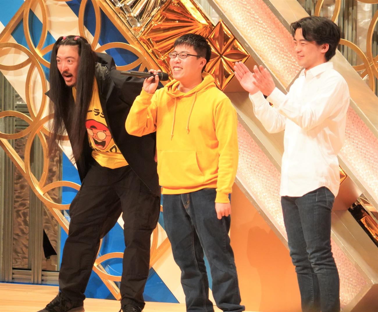 「ワタナベお笑いNo・1決定戦2023」決勝に進出したお笑いトリオ、ゼンモンキーのヤザキ、荻野将太朗、ヤザキ（撮影・佐藤成）