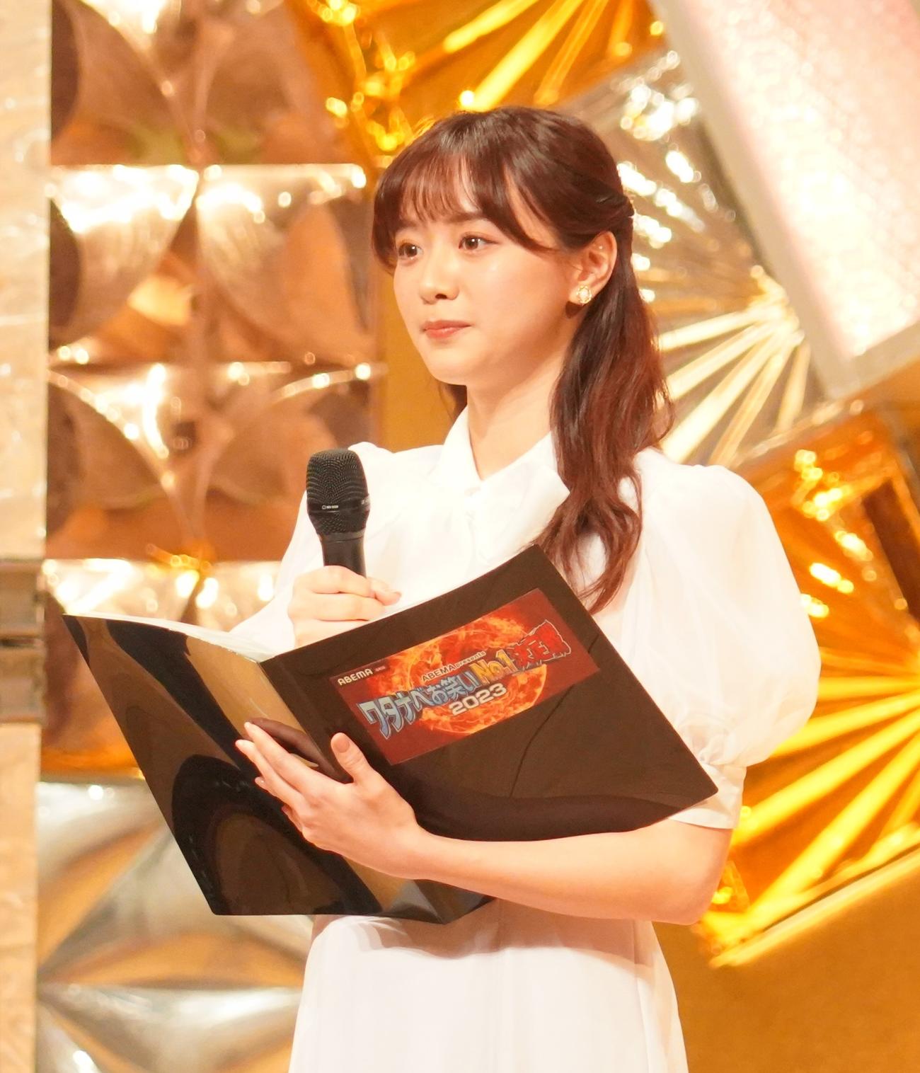 ワタナベお笑いNo・1決定戦2023の司会を務めるフリーアナウンサー森香澄（撮影・佐藤成）