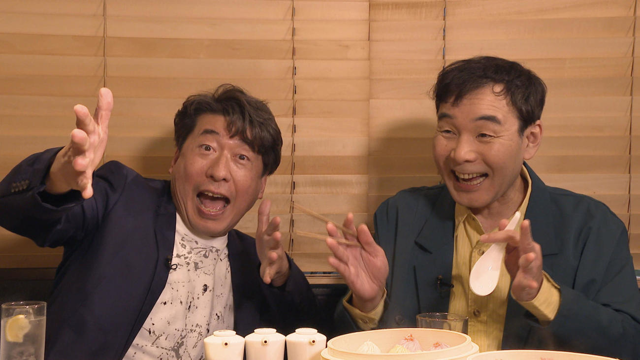千葉テレビ「白黒アンジャッシュ」でアンジャッシュと語り合う、ダチョウ俱楽部の寺門ジモン（左）と肥後克広(C)チバテレ