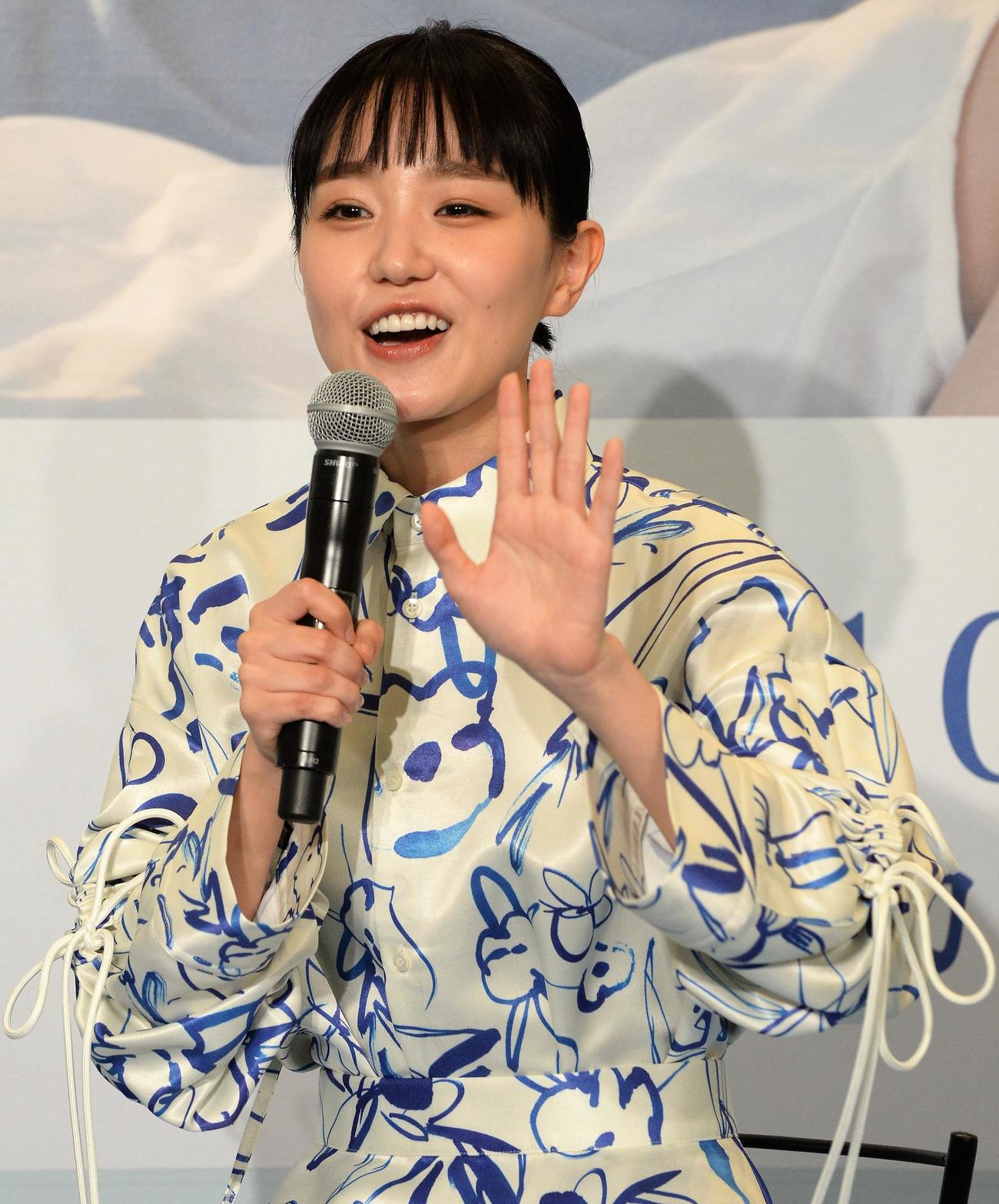 「あなたがしてくれなくても」のトークイベントに出席する奈緒