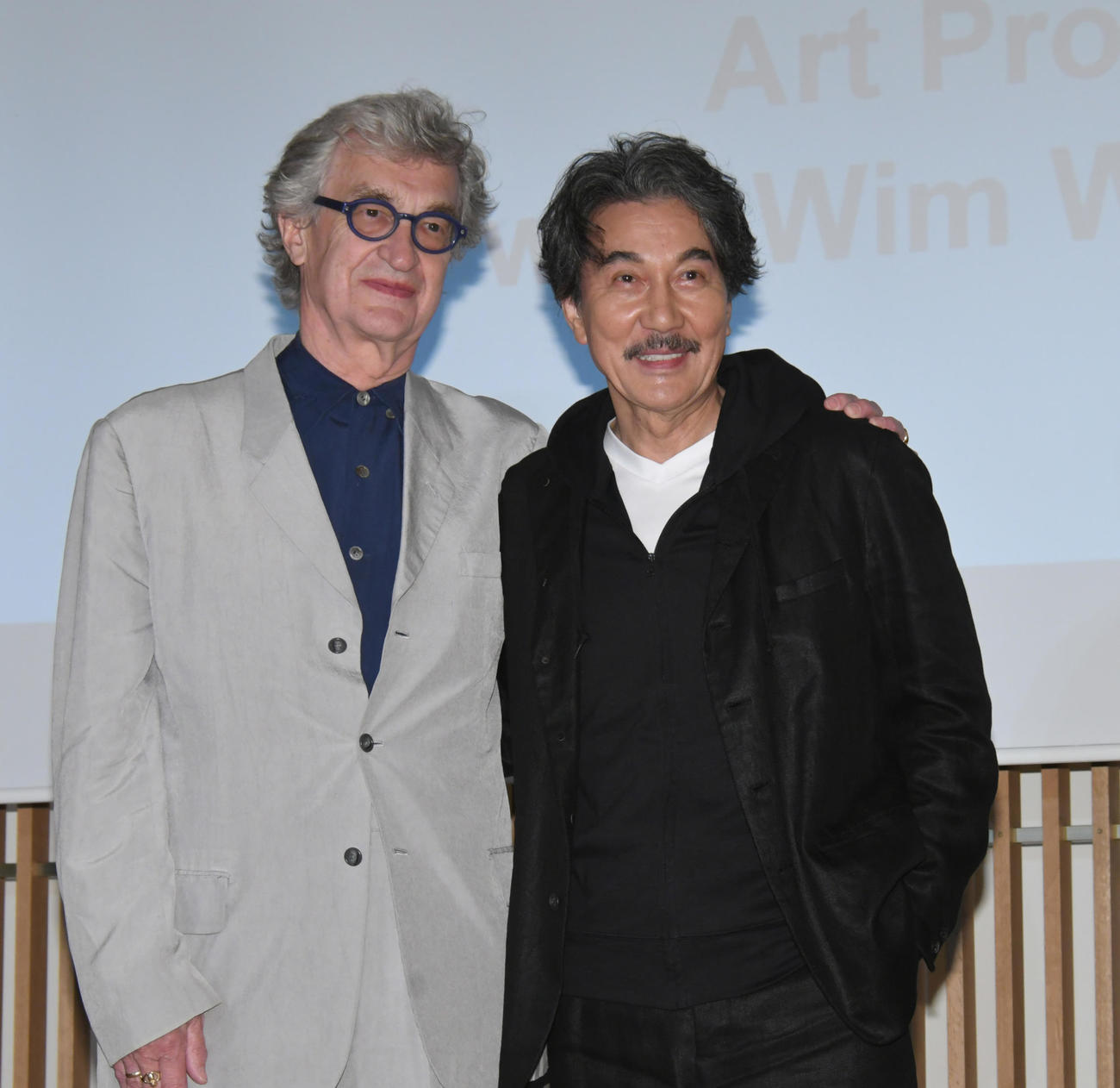 役所広司（右）とヴィム・ヴェンダース監督（2022年5月撮影）