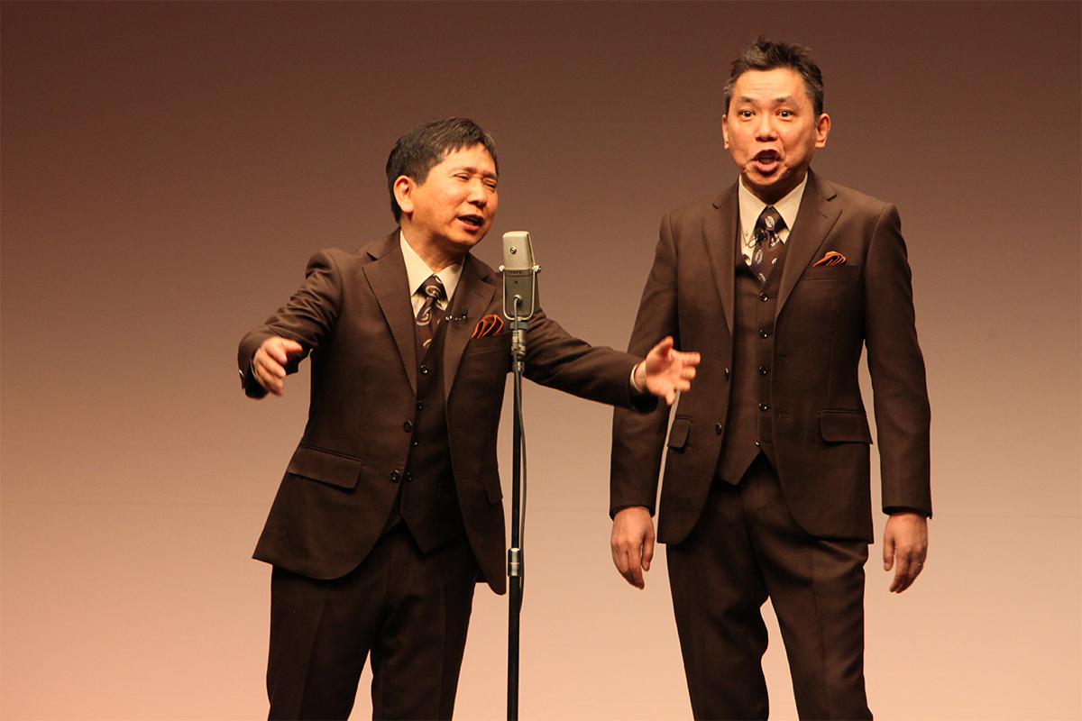 爆笑問題の田中裕二（左）と太田光
