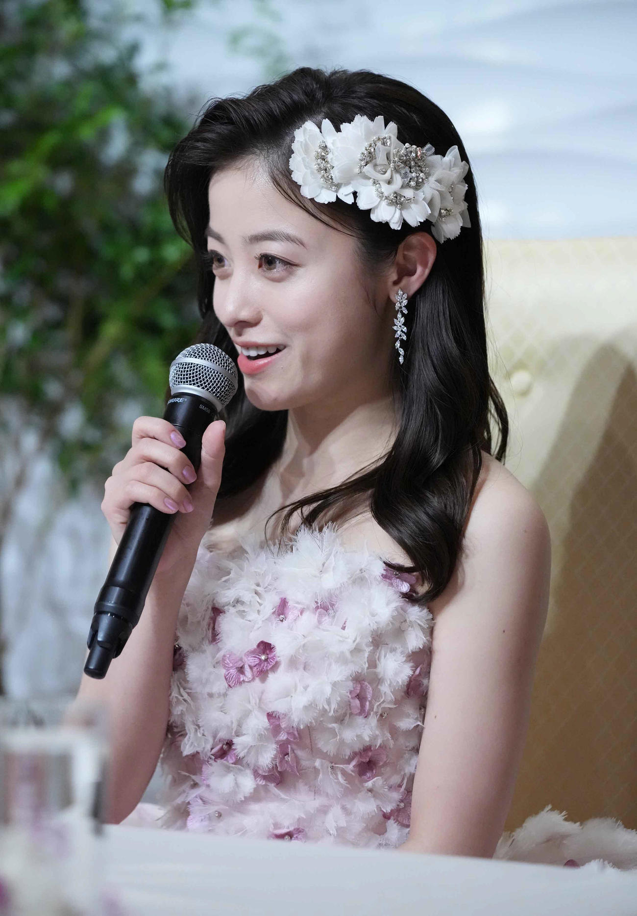 TBS系ドラマ「王様に捧ぐ薬指」完成披露試写会・制作発表の生配信結婚会見に臨む橋本環奈（撮影・小沢裕）